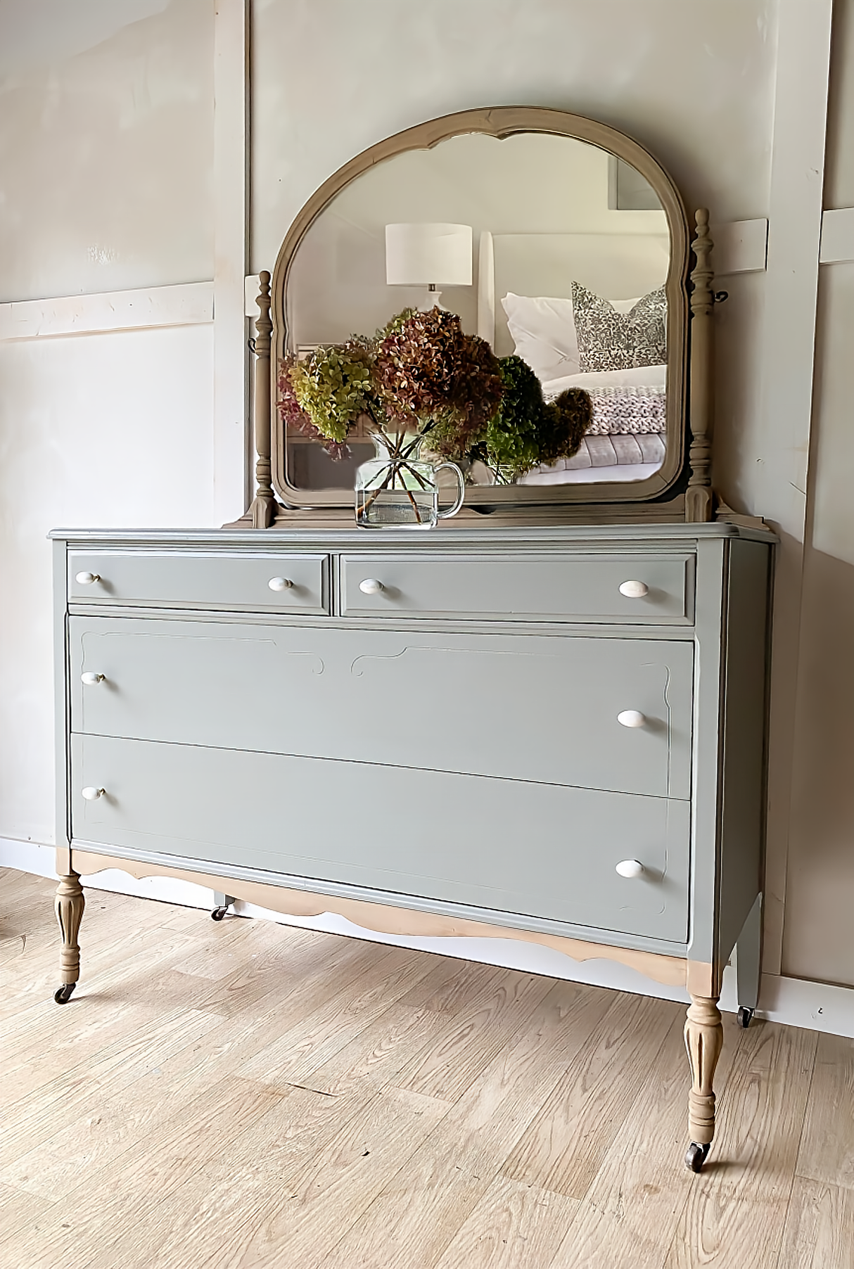 Heritage ONE by Melange @ The Painted Heirloom