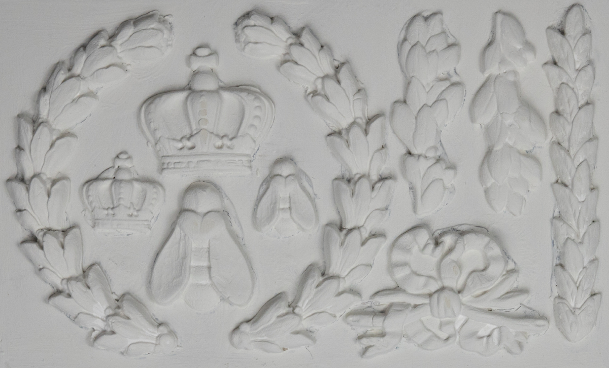 The Laurel Mould by IOD with raised crowns, bees, laurel branches, and ribbon details. Brand: I.O.D.