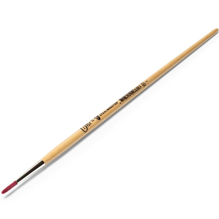Staalmeester ONE Series 1095 round paintbrush with pointed tip, suitable for oil painting.