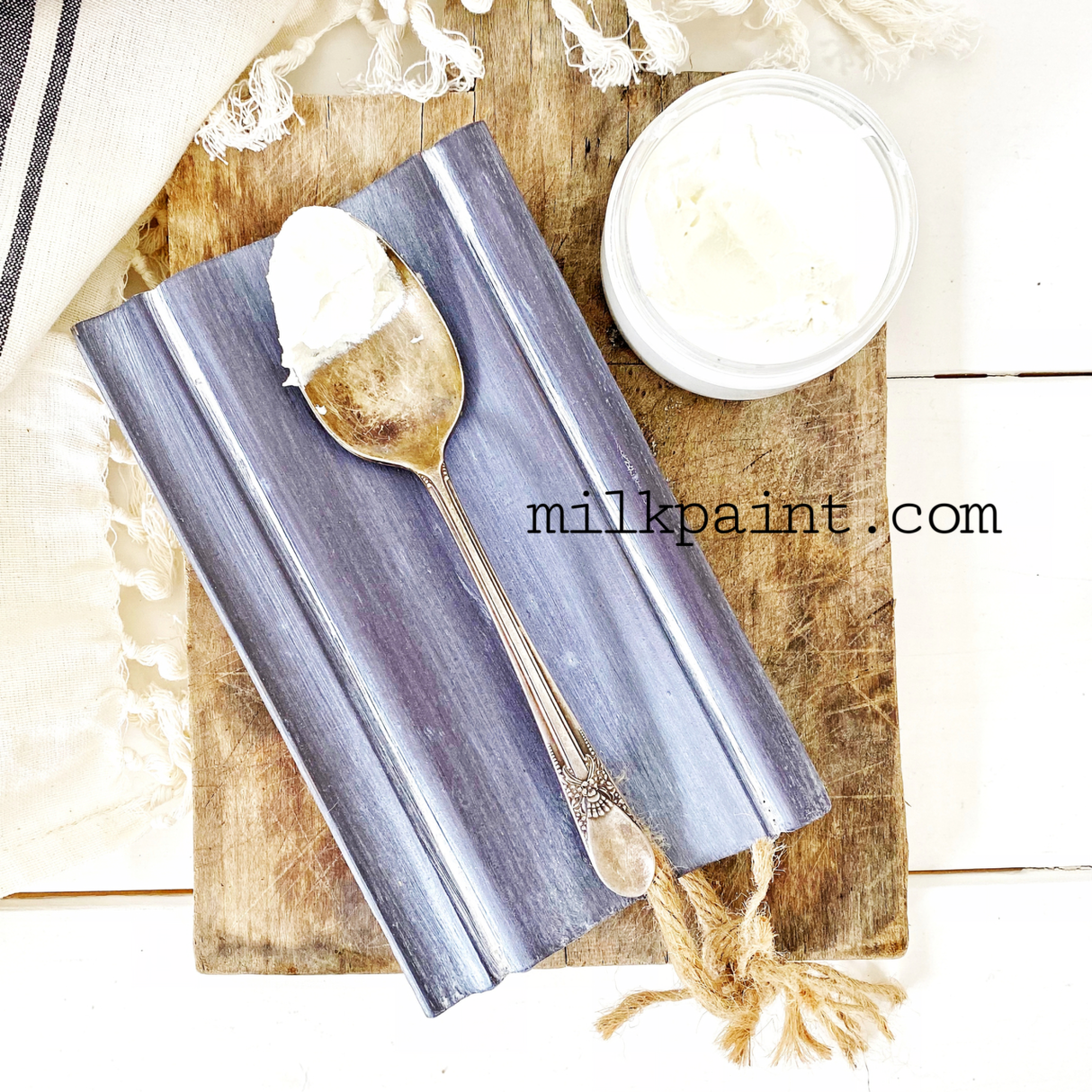 White Beeswax Furniture Polish by Sweet Pickins @ The Painted Heirloom