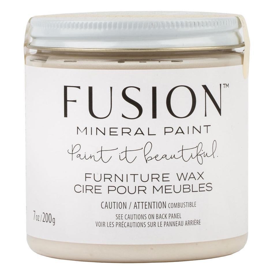 200g jar of Fusion Mineral Paint Clear Furniture Wax with English and French labeling.