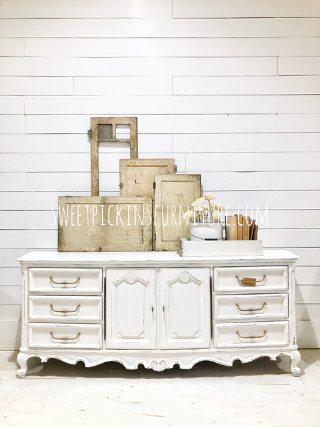 Dresser painted in Old Fashioned Milk Paint’s Flour Sack color, topped with rustic decor.