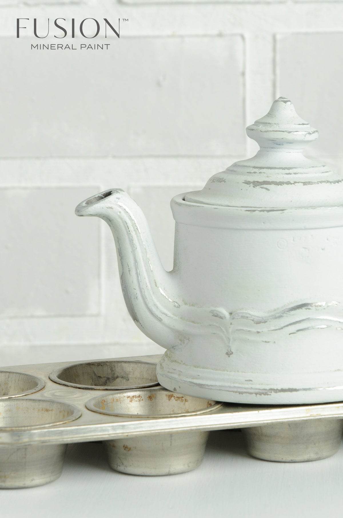 Teapot with Lamp White Fusion Mineral Paint finish on metal tray.