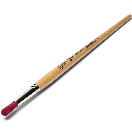 Staalmeester ONE Series 1095 round paintbrush with red bristles and wooden handle for detailed oil painting.